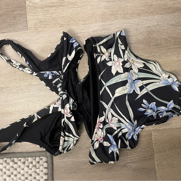 Floral Cutout Swimsuit - Picture 4 of 4